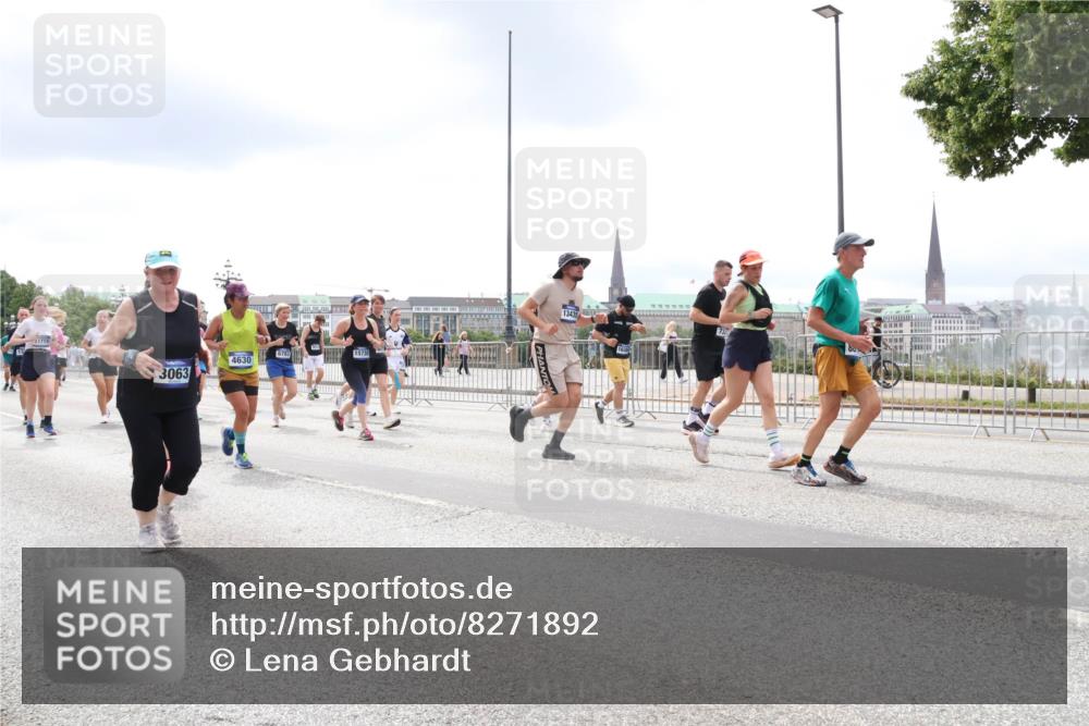 29.06.2025 - hella hamburg halbmarathon Lena Gebhardt http://msf.ph/oto/8271892 29.06.2025 11:08:48 Lombardsbrücke 11715, 6783, 4630, 15738, 3063, 13435, 73, 1223, 1376, 1776, 1907, 1969, 2224, 2530, 2673, 3063, 3271, 3330, 3965, 3967, 4070, 4115, 4132, 4133, 4407, 4584, 4630, 4631, 4716, 4791, 4919, 5195, 5513, 5858, 5859, 6219, 6227, 6367, 6435, 6782, 6783, 6958, 6986, 7000, 7070, 7113, 7222, 7225, 7320, 7352, 7527, 7799, 7989, 7996, 8006, 8008, 8192, 8213, 8266, 8817, 8978, 9197, 9419, 9860, 10032, 10689, 10698, 11751, 12246, 14238, 14373, 14547, 14551 meine-sportfotos.de