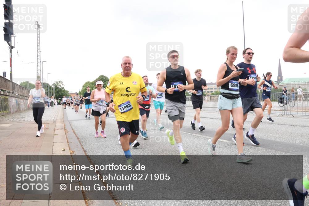 29.06.2025 - hella hamburg halbmarathon Lena Gebhardt http://msf.ph/oto/8271905 29.06.2025 10:54:23 Lombardsbrücke 15791, 7946, 87, 11830, 11493, 161, 8, 14177, 6988, 12923, 7874, 1017, 1263, 1744, 1762, 1779, 1789, 1822, 1949, 2244, 2372, 2532, 2586, 2600, 2761, 2854, 3079, 3187, 3188, 3249, 3364, 3465, 3467, 3557, 3761, 3795, 3857, 4323, 4685, 4720, 4838, 4971, 5157, 5185, 5216, 5309, 5514, 5804, 5817, 5898, 5933, 5993, 6023, 6192, 6279, 6468, 6583, 6987, 6988, 7498, 7670, 7874, 7946, 7986, 8801, 8803, 8867, 9130, 9138, 9203, 10207, 11033, 11354, 11567, 11569, 11785, 12930, 13272 meine-sportfotos.de