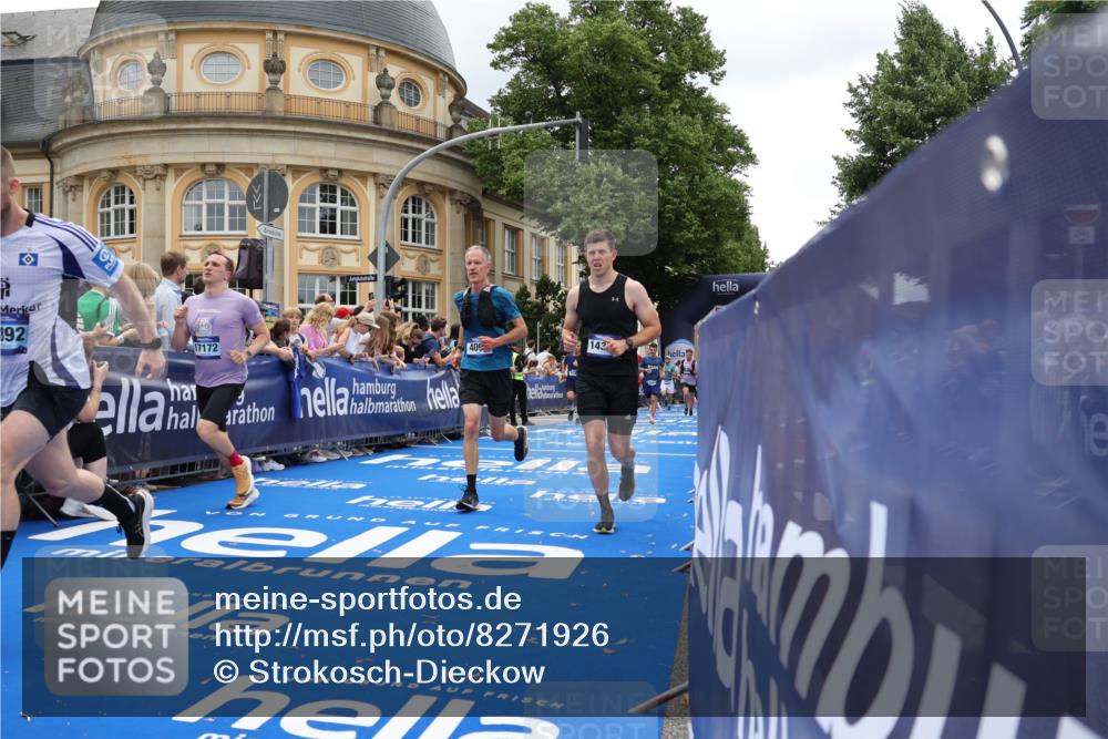 29.06.2025 - hella hamburg halbmarathon Strokosch-Dieckow http://msf.ph/oto/8271926 29.06.2025 10:46:55 Ziel 1139, 1689, 4091, 4377, 9794, 10122, 13728, 13940, 14385, 14415, 14449, 14594, 14783, 15825, 16081, 17172, 17492, 17892, 17979, 19105 meine-sportfotos.de