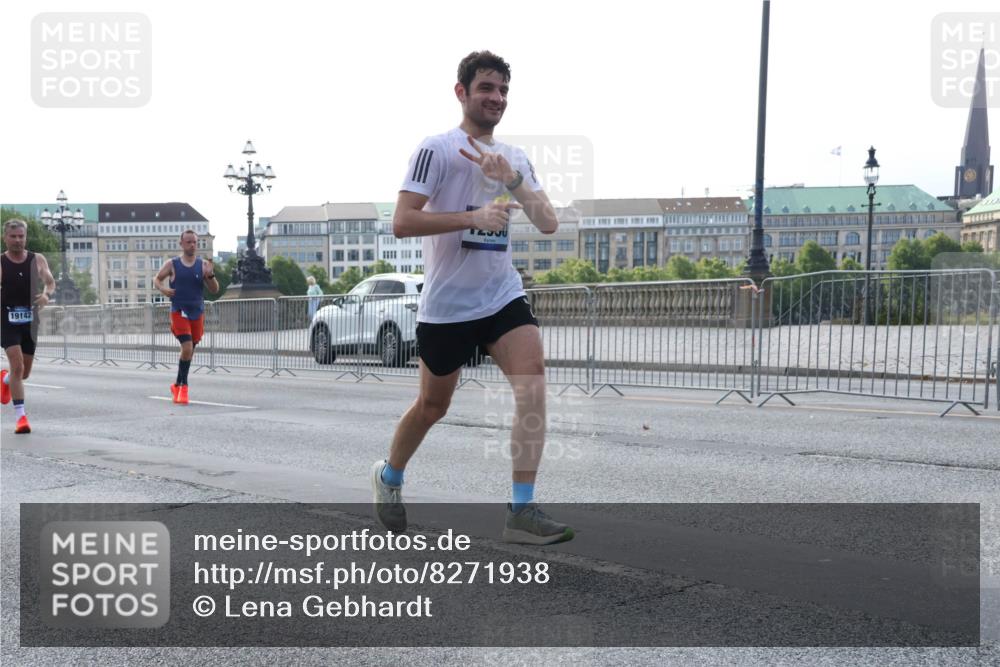 29.06.2025 - hella hamburg halbmarathon Lena Gebhardt http://msf.ph/oto/8271938 29.06.2025 09:45:00 Lombardsbrücke 19142, 1065, 1758, 1827, 2021, 2746, 3201, 3845, 3968, 4678, 5269, 5367, 6619, 6781, 7349, 8473, 8731, 9381, 10156, 10486, 10848, 11169, 12049, 12287, 12337, 12369, 12595, 12900, 13779, 13838, 13956, 14140, 14164, 14289, 15268, 15576, 15583, 15672, 15880, 15883, 16157, 16377, 16508, 16713, 16736, 16818, 17354, 17428, 18567, 18699, 19114 meine-sportfotos.de