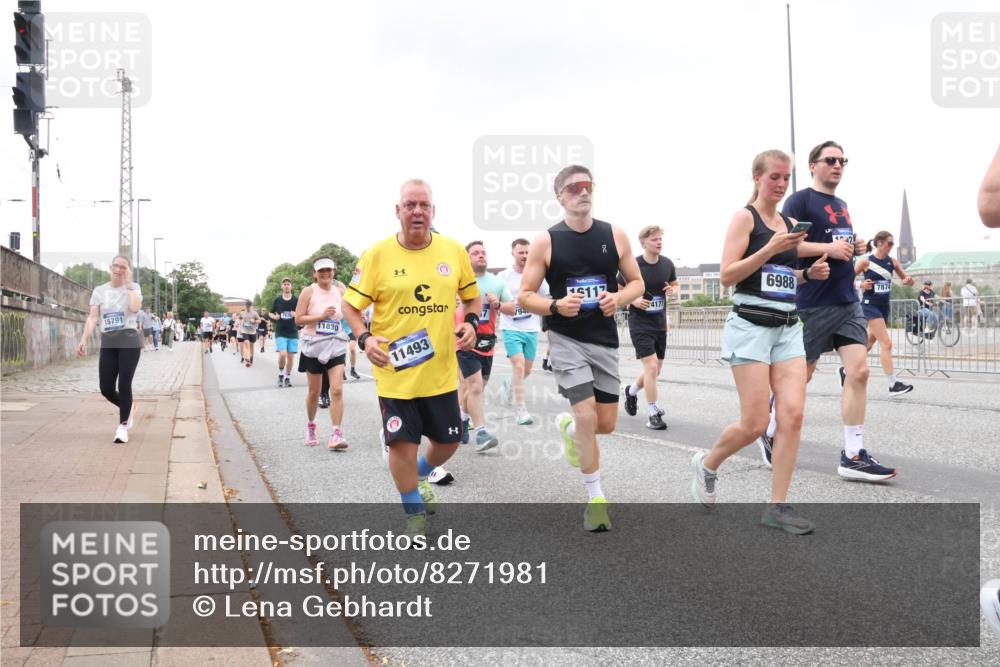 29.06.2025 - hella hamburg halbmarathon Lena Gebhardt http://msf.ph/oto/8271981 29.06.2025 10:54:24 Lombardsbrücke 15791, 7670, 11830, 117, 4177, 11493, 6988, 421, 7874, 1017, 1263, 1762, 1779, 1789, 1822, 1949, 2084, 2244, 2372, 2532, 2586, 2600, 2761, 2854, 3079, 3187, 3188, 3249, 3364, 3465, 3467, 3557, 3761, 3795, 3857, 4323, 4685, 4720, 4838, 4971, 5157, 5185, 5216, 5309, 5514, 5804, 5817, 5898, 5933, 5993, 6023, 6279, 6468, 6583, 6987, 6988, 7498, 7670, 7874, 7946, 7986, 8801, 8803, 8867, 9130, 9138, 9203, 10207, 10471, 11033, 11354, 11567, 11569, 11785, 12930, 13272 meine-sportfotos.de