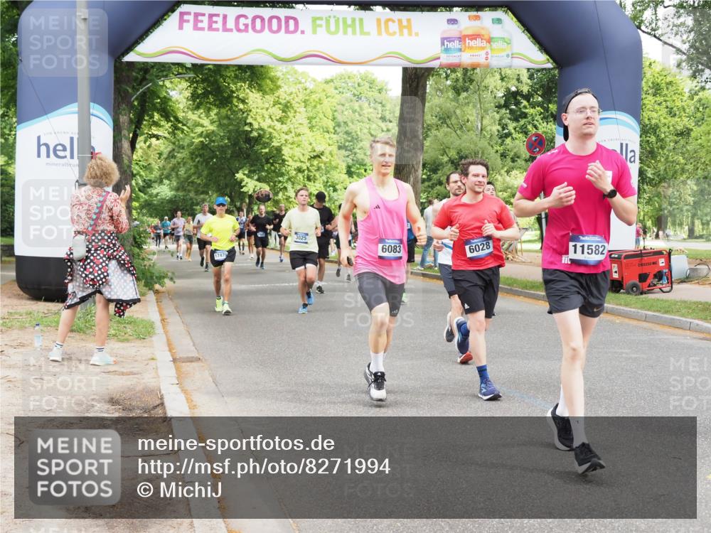 29.06.2025 - hella hamburg halbmarathon MichiJ http://msf.ph/oto/8271994 29.06.2025 10:55:58 Zwischen KM18-KM19 1406, 3025, 3262, 4663, 5176, 6028, 6083, 7802, 9845, 11582, 11611, 12653, 13285, 14270, 15858, 17439, 18910 meine-sportfotos.de