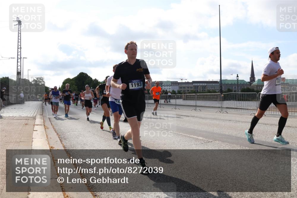 29.06.2025 - hella hamburg halbmarathon Lena Gebhardt http://msf.ph/oto/8272039 29.06.2025 09:57:36 Lombardsbrücke 14, 1193, 582, 1030, 1086, 1094, 1193, 1320, 1327, 1422, 1442, 1563, 1870, 2025, 2119, 2252, 2444, 2448, 2488, 2595, 2814, 2855, 2946, 3048, 3058, 3093, 3096, 3103, 3698, 3999, 4261, 4299, 4379, 4558, 4986, 5013, 5018, 5021, 5024, 5032, 5305, 5633, 5744, 5775, 5820, 5907, 6125, 6355, 6356, 6374, 6569, 6585, 6628, 6720, 6762, 6776, 6795, 6942, 7134, 7177, 7221, 7259, 7397, 7478, 7594, 7742, 7918, 7930, 7932, 7952, 7973, 7976, 9316, 10191 meine-sportfotos.de