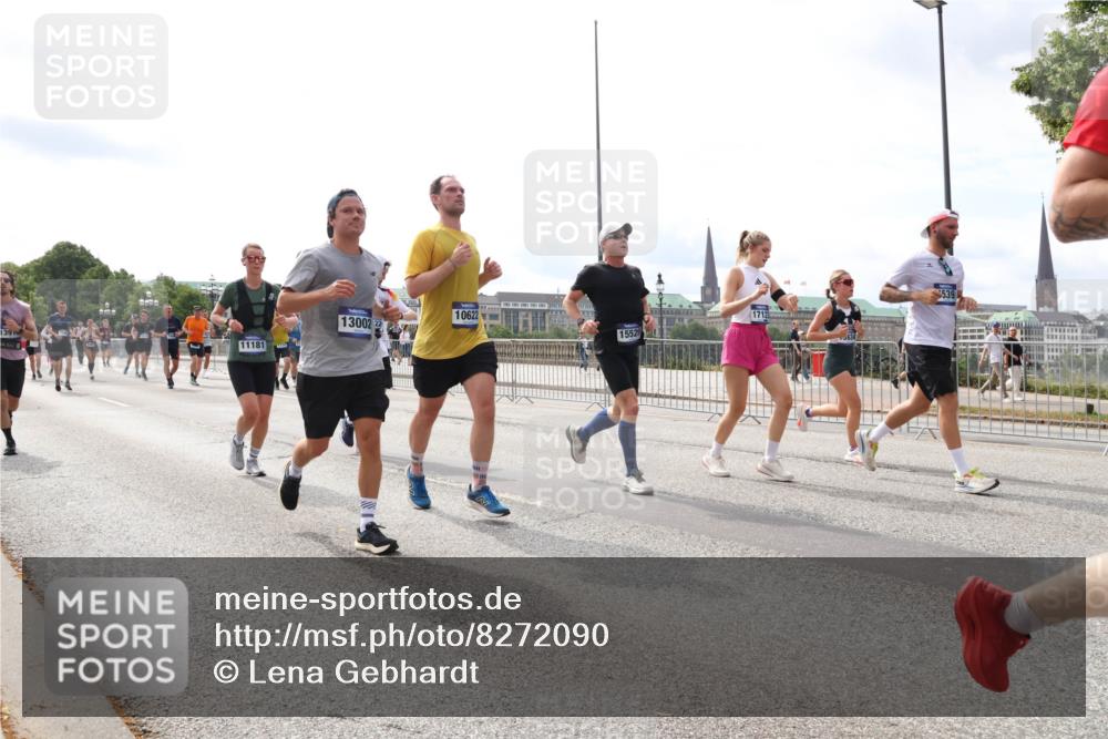 29.06.2025 - hella hamburg halbmarathon Lena Gebhardt http://msf.ph/oto/8272090 29.06.2025 10:20:02 Lombardsbrücke 1391, 11181, 13002, 22, 10622, 15529, 17123, 539, 1110, 1115, 1145, 1154, 1534, 2064, 2357, 2405, 2441, 2918, 3278, 3434, 3446, 3678, 3842, 4108, 4110, 4170, 4539, 4562, 4570, 4585, 4614, 4737, 4739, 4979, 5251, 5397, 5556, 5659, 5811, 5812, 5849, 5878, 5937, 6444, 6796, 6797, 6872, 6874, 7101, 7137, 7248, 7249, 7519, 7739, 7744, 7808, 7836, 7917, 8146, 8387, 8427, 8462, 8738, 9136, 9196, 9735, 10349, 10414, 10540, 10550, 10594, 10595, 10622, 10701, 10754, 11028, 11036 meine-sportfotos.de