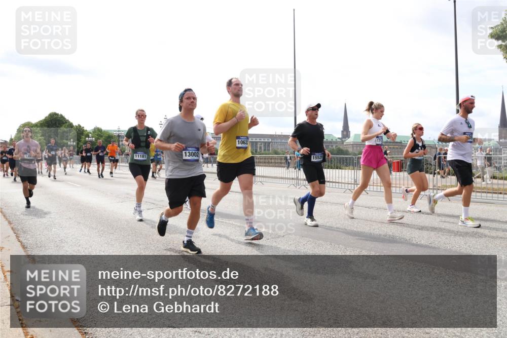 29.06.2025 - hella hamburg halbmarathon Lena Gebhardt http://msf.ph/oto/8272188 29.06.2025 10:20:02 Lombardsbrücke 11181, 139, 13002, 10622, 15529, 1712, 1110, 1115, 1145, 1154, 1534, 2064, 2357, 2405, 2441, 2918, 3278, 3434, 3446, 3678, 3842, 4108, 4110, 4170, 4539, 4562, 4570, 4585, 4614, 4737, 4739, 4979, 5251, 5397, 5556, 5659, 5811, 5812, 5849, 5878, 5937, 6444, 6796, 6797, 6872, 6874, 7101, 7137, 7248, 7249, 7519, 7739, 7744, 7808, 7836, 7917, 8146, 8387, 8427, 8462, 8738, 9136, 9196, 9735, 10349, 10414, 10540, 10550, 10594, 10595, 10622, 10701, 10754, 11028, 11036 meine-sportfotos.de