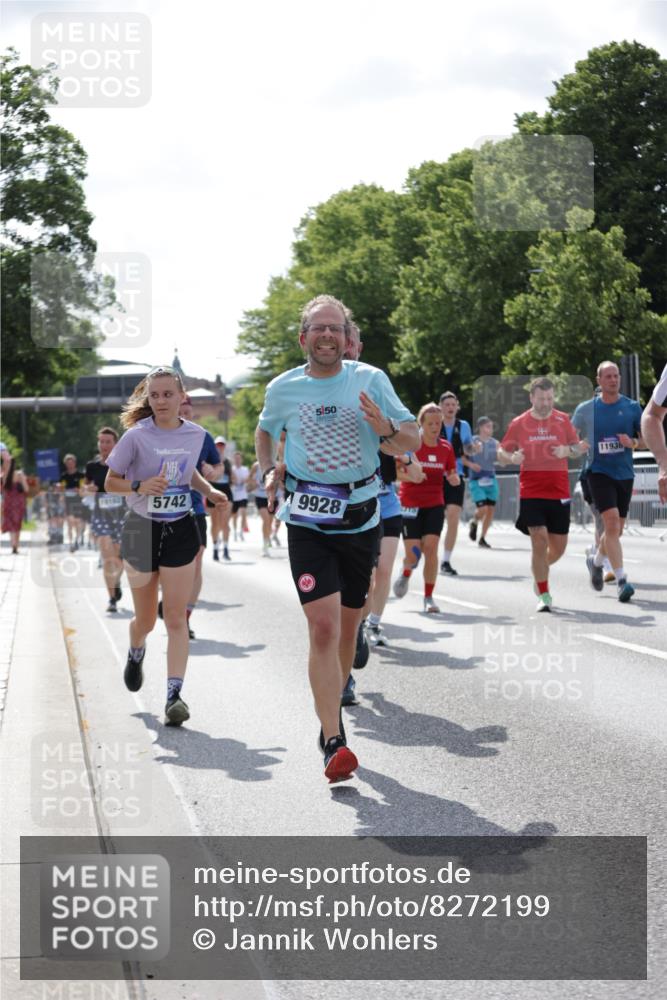 29.06.2025 - hella hamburg halbmarathon Jannik Wohlers http://msf.ph/oto/8272199 29.06.2025 10:01:42 Lombardsbrücke 1364, 1432, 1453, 2323, 3169, 4286, 4985, 5742, 6166, 6322, 6327, 6595, 7031, 7189, 7223, 7243, 9156, 9353, 9741, 9928, 10177, 11554, 11938, 12315, 12316, 12491, 12781, 12837, 14471, 14660, 14677, 15901, 16420, 16540, 16614, 16723, 16770, 17503, 17951, 17952, 18130, 19159, 19162, 19240 meine-sportfotos.de