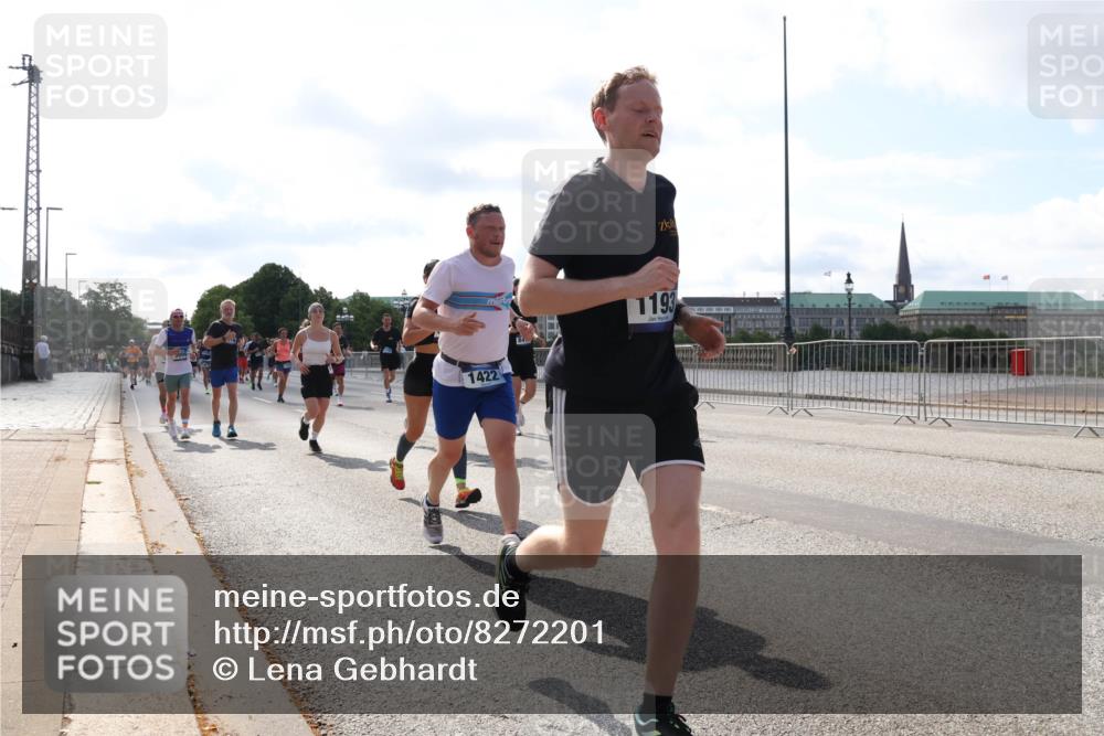 29.06.2025 - hella hamburg halbmarathon Lena Gebhardt http://msf.ph/oto/8272201 29.06.2025 09:57:36 Lombardsbrücke 1422, 1193, 1030, 1086, 1094, 1193, 1320, 1327, 1422, 1442, 1563, 1870, 2025, 2119, 2252, 2444, 2448, 2488, 2595, 2814, 2855, 2946, 3048, 3058, 3093, 3096, 3103, 3698, 3999, 4261, 4299, 4379, 4558, 4986, 5013, 5018, 5021, 5024, 5032, 5305, 5633, 5744, 5775, 5820, 5907, 6125, 6355, 6356, 6374, 6569, 6585, 6628, 6720, 6762, 6776, 6795, 6942, 7134, 7177, 7221, 7259, 7397, 7478, 7594, 7742, 7918, 7930, 7932, 7952, 7973, 7976, 9316, 10191 meine-sportfotos.de