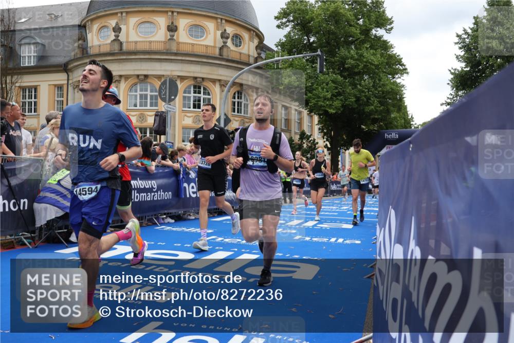 29.06.2025 - hella hamburg halbmarathon Strokosch-Dieckow http://msf.ph/oto/8272236 29.06.2025 10:47:00 Ziel 1139, 1460, 1689, 4093, 4377, 5472, 6700, 7908, 9794, 10122, 12579, 13728, 14385, 14415, 14449, 14594, 14783, 15684, 15825, 16081, 17979 meine-sportfotos.de