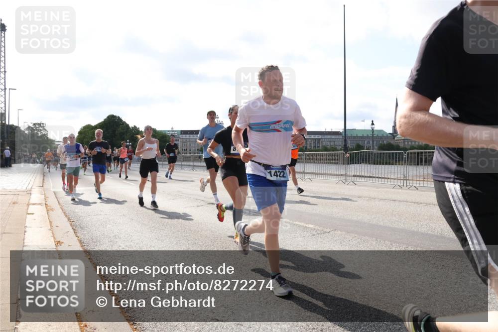 29.06.2025 - hella hamburg halbmarathon Lena Gebhardt http://msf.ph/oto/8272274 29.06.2025 09:57:37 Lombardsbrücke 637, 1422, 17976, 1030, 1086, 1094, 1193, 1320, 1321, 1327, 1422, 1442, 1563, 1870, 2119, 2252, 2444, 2448, 2488, 2595, 2814, 2855, 2946, 3048, 3058, 3096, 3103, 3114, 3698, 3999, 4261, 4299, 4379, 4558, 4986, 5013, 5018, 5021, 5024, 5032, 5305, 5633, 5744, 5775, 5820, 5907, 6125, 6355, 6356, 6374, 6569, 6585, 6628, 6720, 6762, 6776, 6795, 6942, 7134, 7177, 7221, 7259, 7397, 7478, 7594, 7742, 7918, 7930, 7932, 7952, 7973, 7976, 9316, 10191 meine-sportfotos.de