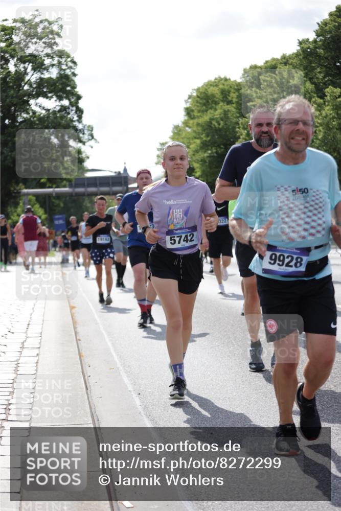 29.06.2025 - hella hamburg halbmarathon Jannik Wohlers http://msf.ph/oto/8272299 29.06.2025 10:01:43 Lombardsbrücke 1364, 1432, 1453, 2322, 2323, 3169, 4286, 4985, 5742, 6166, 6322, 6327, 6595, 7031, 7189, 7223, 7243, 9156, 9353, 9741, 9928, 10177, 11554, 11871, 11938, 12315, 12316, 12491, 12837, 14471, 14660, 14677, 15901, 16420, 16540, 16614, 16634, 16723, 16770, 17503, 17951, 17952, 18130, 19159, 19162, 19240 meine-sportfotos.de
