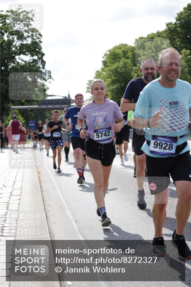 29.06.2025 - hella hamburg halbmarathon Jannik Wohlers http://msf.ph/oto/8272327 29.06.2025 10:01:43 Lombardsbrücke 1364, 1432, 1453, 2322, 2323, 3169, 4286, 4985, 5742, 6166, 6322, 6327, 6595, 7031, 7189, 7223, 7243, 9156, 9353, 9741, 9928, 10177, 11554, 11871, 11938, 12315, 12316, 12491, 12837, 14471, 14660, 14677, 15901, 16420, 16540, 16614, 16634, 16723, 16770, 17503, 17951, 17952, 18130, 19159, 19162, 19240 meine-sportfotos.de