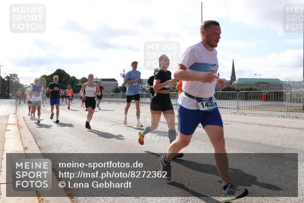 29.06.2025 - hella hamburg halbmarathon Lena Gebhardt http://msf.ph/oto/8272362 29.06.2025 09:57:37 Lombardsbrücke 15146, 1422, 1030, 1086, 1094, 1193, 1320, 1321, 1327, 1422, 1442, 1563, 1870, 2119, 2252, 2444, 2448, 2488, 2595, 2814, 2855, 2946, 3048, 3058, 3096, 3103, 3114, 3698, 3999, 4261, 4299, 4379, 4558, 4986, 5013, 5018, 5021, 5024, 5032, 5305, 5633, 5744, 5775, 5820, 5907, 6125, 6355, 6356, 6374, 6569, 6585, 6628, 6720, 6762, 6776, 6795, 6942, 7134, 7177, 7221, 7259, 7397, 7478, 7594, 7742, 7918, 7930, 7932, 7952, 7973, 7976, 9316, 10191 meine-sportfotos.de