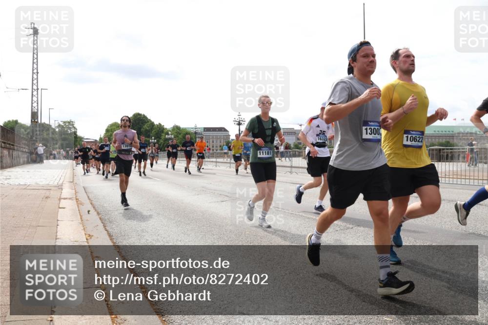 29.06.2025 - hella hamburg halbmarathon Lena Gebhardt http://msf.ph/oto/8272402 29.06.2025 10:20:03 Lombardsbrücke 13910, 11181, 26, 1300, 10622, 16322, 1110, 1115, 1154, 1534, 2064, 2357, 2405, 2441, 2918, 3278, 3434, 3678, 3842, 4108, 4110, 4170, 4539, 4562, 4570, 4585, 4614, 4737, 4739, 5251, 5397, 5556, 5659, 5811, 5812, 5878, 5937, 6444, 6796, 6797, 6872, 6874, 7018, 7101, 7137, 7248, 7249, 7519, 7739, 7744, 7808, 7836, 7917, 8025, 8146, 8387, 8427, 8462, 8738, 9136, 9196, 9735, 9873, 10349, 10414, 10540, 10550, 10594, 10595, 10622, 10701, 10754, 11028, 11036 meine-sportfotos.de