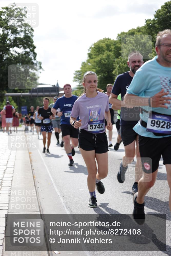 29.06.2025 - hella hamburg halbmarathon Jannik Wohlers http://msf.ph/oto/8272408 29.06.2025 10:01:43 Lombardsbrücke 1364, 1432, 1453, 2322, 2323, 3169, 4286, 4985, 5742, 6166, 6322, 6327, 6595, 7031, 7189, 7223, 7243, 9156, 9353, 9741, 9928, 10177, 11554, 11871, 11938, 12315, 12316, 12491, 12837, 14471, 14660, 14677, 15901, 16420, 16540, 16614, 16634, 16723, 16770, 17503, 17951, 17952, 18130, 19159, 19162, 19240 meine-sportfotos.de