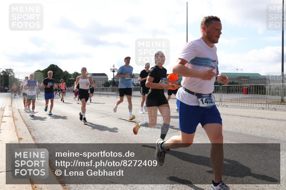 29.06.2025 - hella hamburg halbmarathon Lena Gebhardt http://msf.ph/oto/8272409 29.06.2025 09:57:37 Lombardsbrücke 6374, 999, 15146, 817, 1422, 1030, 1086, 1094, 1193, 1320, 1321, 1327, 1422, 1442, 1563, 1870, 2119, 2252, 2444, 2448, 2488, 2595, 2814, 2855, 2946, 3048, 3058, 3096, 3103, 3114, 3698, 3999, 4261, 4299, 4379, 4558, 4986, 5013, 5018, 5021, 5024, 5032, 5305, 5633, 5744, 5775, 5820, 5907, 6125, 6355, 6356, 6374, 6569, 6585, 6628, 6720, 6762, 6776, 6795, 6942, 7134, 7177, 7221, 7259, 7397, 7478, 7594, 7742, 7918, 7930, 7932, 7952, 7973, 7976, 9316, 10191 meine-sportfotos.de