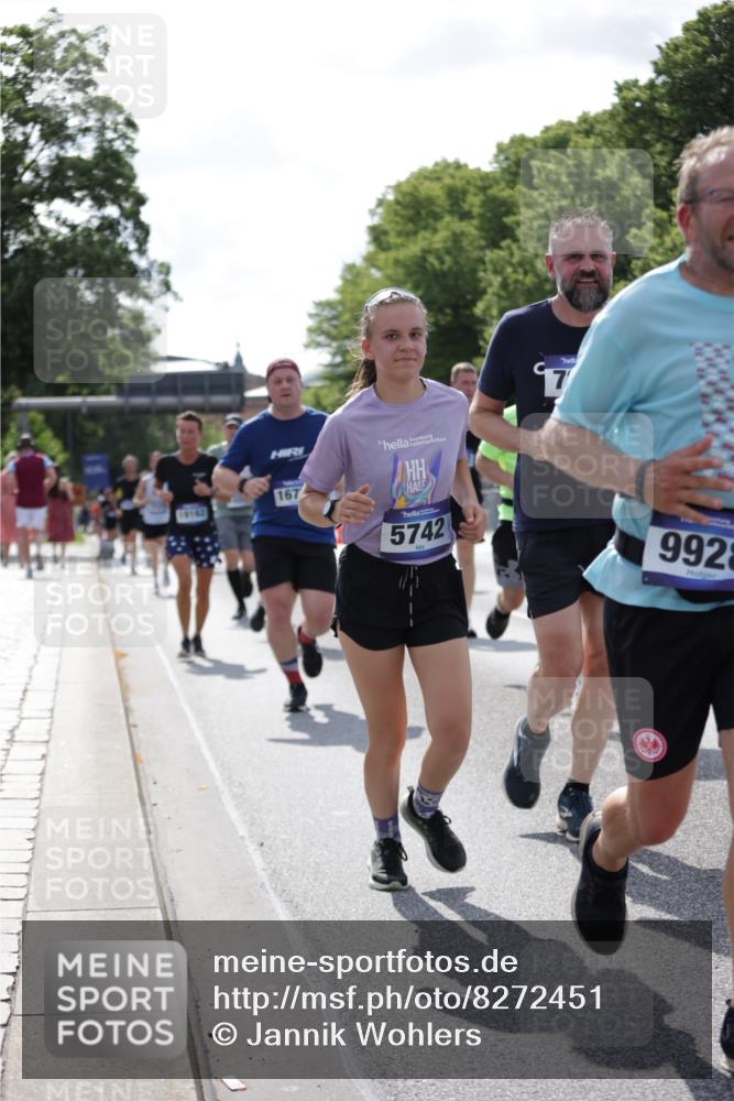 29.06.2025 - hella hamburg halbmarathon Jannik Wohlers http://msf.ph/oto/8272451 29.06.2025 10:01:43 Lombardsbrücke 1364, 1432, 1453, 2322, 2323, 3169, 4286, 4985, 5742, 6166, 6322, 6327, 6595, 7031, 7189, 7223, 7243, 9156, 9353, 9741, 9928, 10177, 11554, 11871, 11938, 12315, 12316, 12491, 12837, 14471, 14660, 14677, 15901, 16420, 16540, 16614, 16634, 16723, 16770, 17503, 17951, 17952, 18130, 19159, 19162, 19240 meine-sportfotos.de