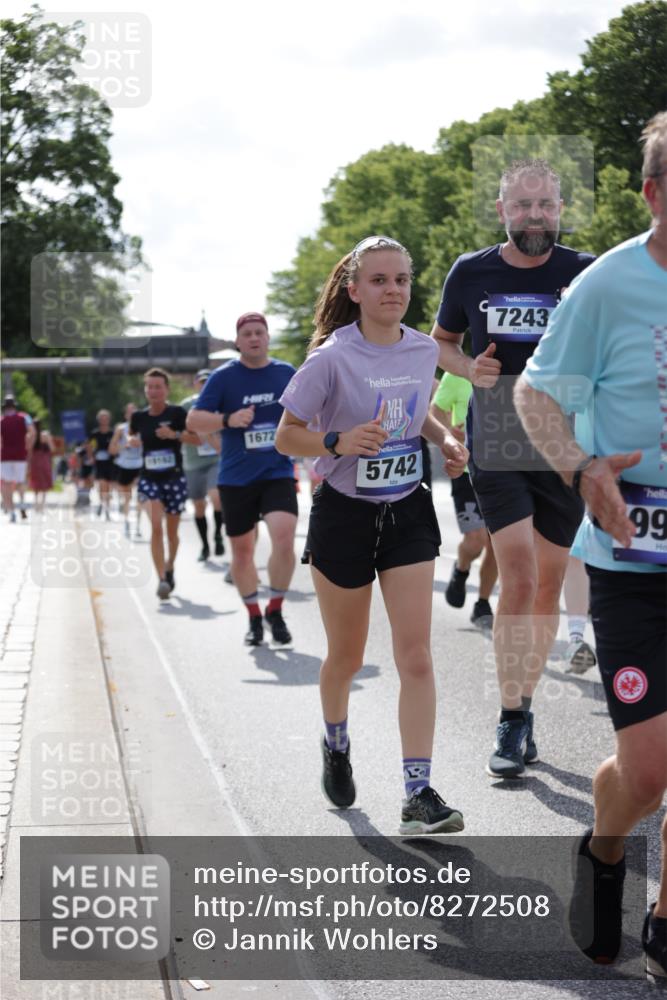 29.06.2025 - hella hamburg halbmarathon Jannik Wohlers http://msf.ph/oto/8272508 29.06.2025 10:01:44 Lombardsbrücke 1364, 1432, 1453, 2322, 2323, 3169, 4286, 4985, 5763, 6166, 6322, 6327, 7031, 7189, 7223, 7243, 9156, 9353, 9741, 9928, 10177, 11554, 11871, 11938, 12315, 12316, 12491, 12837, 14471, 14574, 14660, 14677, 15901, 16420, 16540, 16614, 16634, 16723, 16770, 17503, 17951, 17952, 18130, 19159, 19162, 19240 meine-sportfotos.de