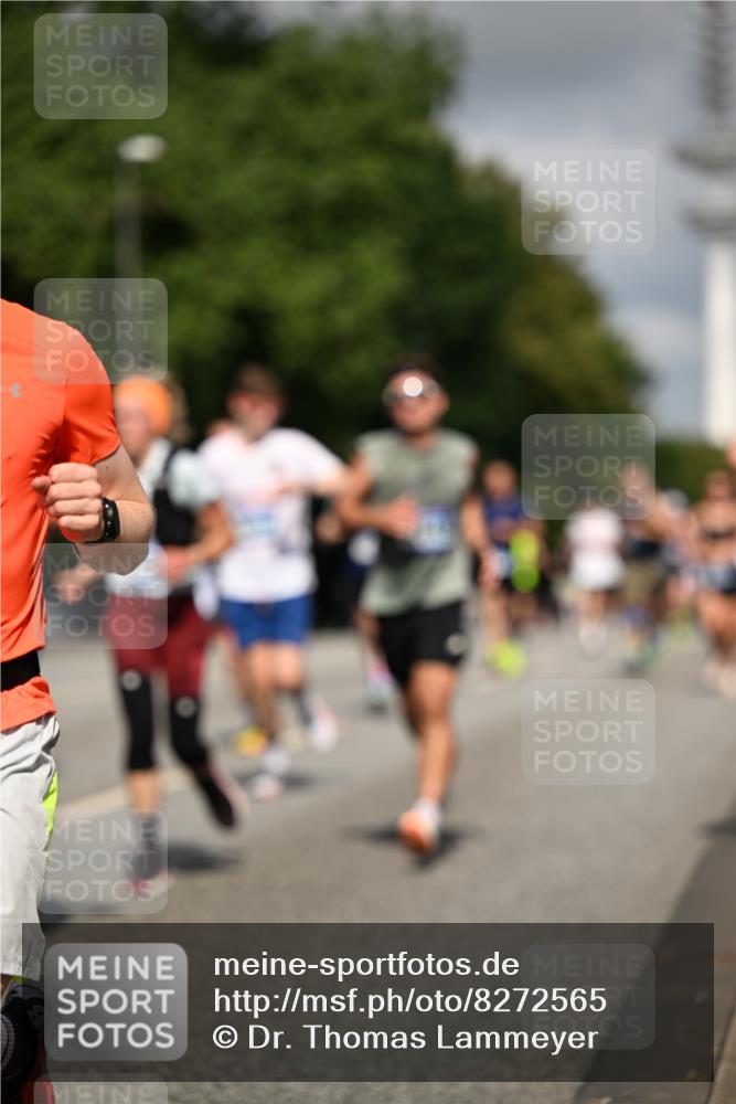 29.06.2025 - hella hamburg halbmarathon Dr. Thomas Lammeyer http://msf.ph/oto/8272565 29.06.2025 09:52:50 Kennedybrücke 1600, 1603, 2044, 2707, 2745, 2750, 2797, 2849, 2980, 3014, 3116, 4148, 4766, 5050, 5124, 5648, 6037, 6149, 6771, 7035, 7109, 7229, 7981, 8358, 8465, 9686, 9914, 10369, 11177 meine-sportfotos.de