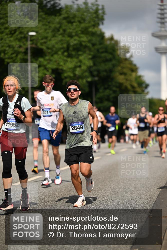 29.06.2025 - hella hamburg halbmarathon Dr. Thomas Lammeyer http://msf.ph/oto/8272593 29.06.2025 09:52:50 Kennedybrücke 1600, 1603, 2044, 2707, 2745, 2750, 2797, 2849, 2980, 3014, 3116, 4148, 4766, 5050, 5124, 5648, 6037, 6149, 6771, 7035, 7109, 7229, 7981, 8358, 8465, 9686, 9914, 10369, 11177 meine-sportfotos.de