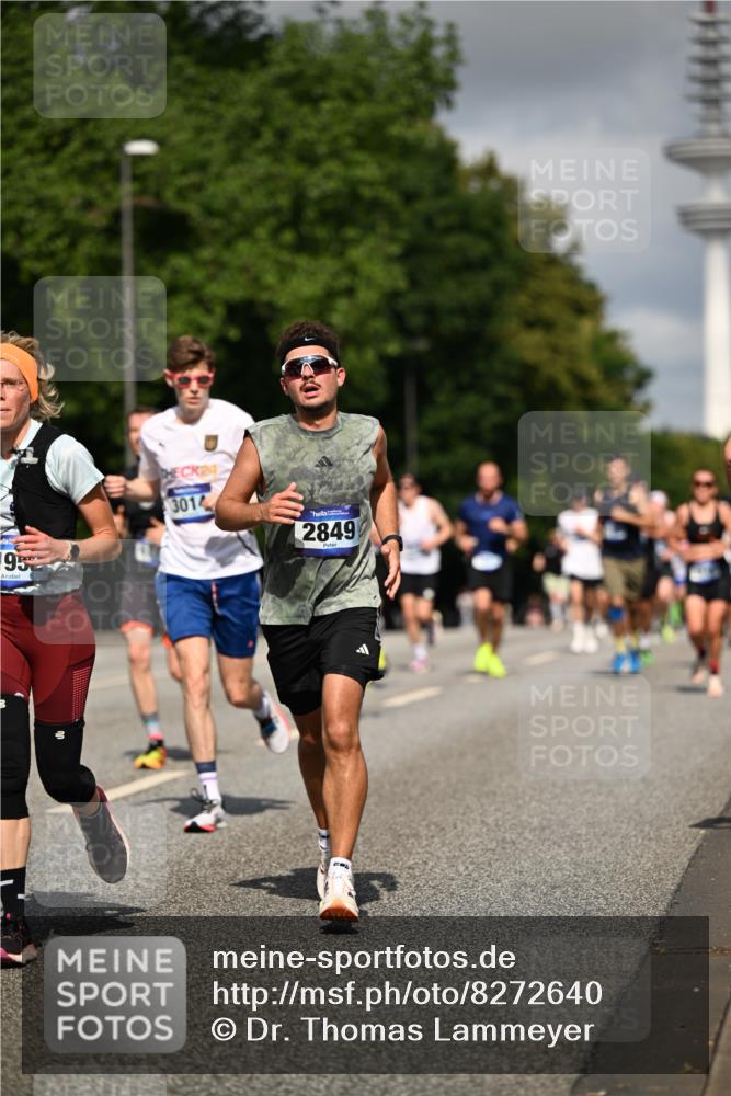 29.06.2025 - hella hamburg halbmarathon Dr. Thomas Lammeyer http://msf.ph/oto/8272640 29.06.2025 09:52:51 Kennedybrücke 1600, 1603, 2044, 2707, 2745, 2750, 2797, 2849, 2980, 3014, 3116, 4148, 4766, 5050, 5124, 5648, 6037, 6149, 6771, 7035, 7109, 7229, 7981, 8358, 8465, 9686, 9914, 10369, 11177 meine-sportfotos.de
