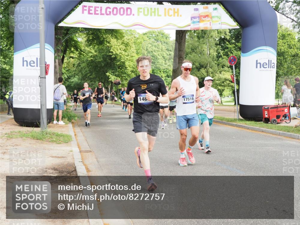 29.06.2025 - hella hamburg halbmarathon MichiJ http://msf.ph/oto/8272757 29.06.2025 10:31:24 Zwischen KM18-KM19 5011, 5506, 7026, 7865, 10251, 11177, 14813, 16224, 16333, 16648, 17403, 17516, 18680, 19009 meine-sportfotos.de