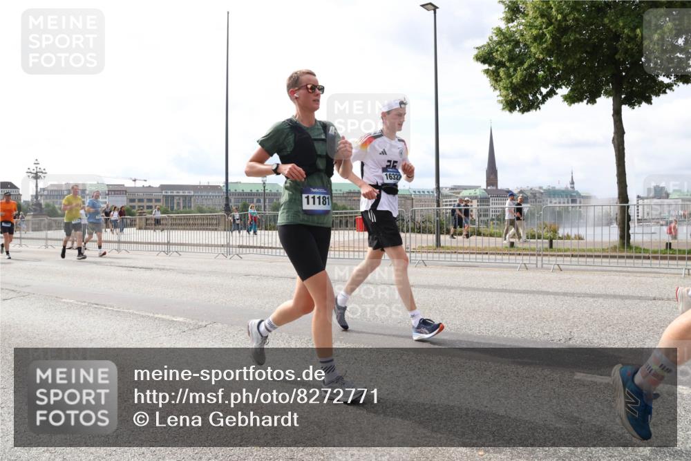 29.06.2025 - hella hamburg halbmarathon Lena Gebhardt http://msf.ph/oto/8272771 29.06.2025 10:20:04 Lombardsbrücke 11181, 16322, 1046, 1069, 1110, 1115, 1154, 1534, 2064, 2357, 2405, 2441, 2918, 3278, 3434, 3678, 3842, 4108, 4110, 4170, 4539, 4562, 4570, 4585, 4614, 4737, 4739, 5251, 5397, 5556, 5659, 5811, 5812, 5831, 5878, 5937, 6444, 6796, 6797, 6872, 6874, 7018, 7101, 7137, 7248, 7249, 7519, 7739, 7744, 7808, 7836, 7917, 8025, 8146, 8387, 8427, 8462, 8738, 9136, 9196, 9735, 9873, 10349, 10414, 10540, 10550, 10594, 10595, 10622, 10701, 10754, 11028, 11036 meine-sportfotos.de