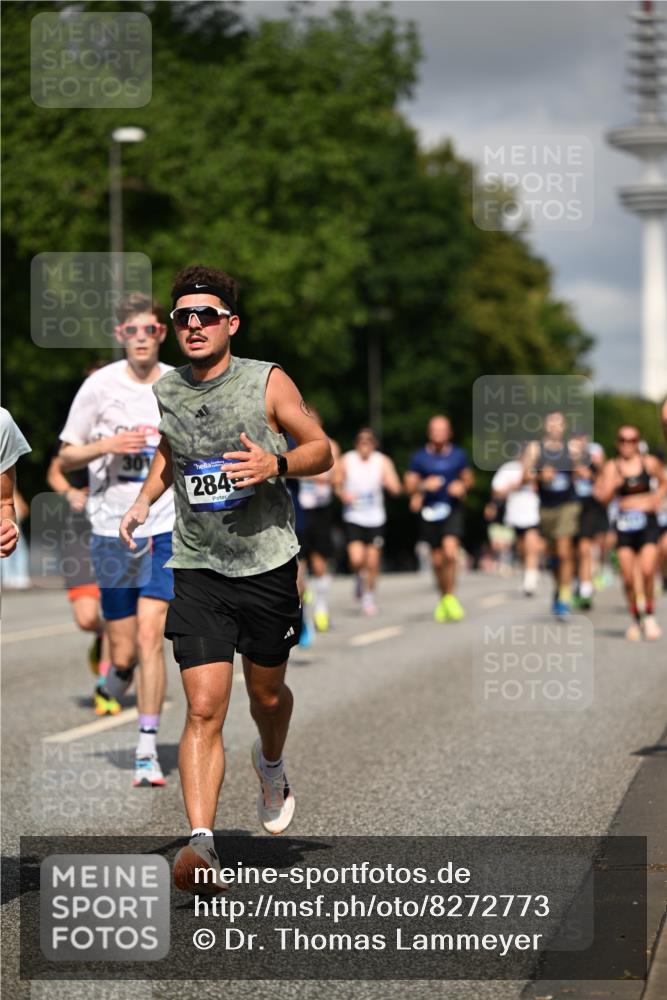 29.06.2025 - hella hamburg halbmarathon Dr. Thomas Lammeyer http://msf.ph/oto/8272773 29.06.2025 09:52:51 Kennedybrücke 1600, 1603, 2044, 2707, 2745, 2750, 2797, 2849, 2980, 3014, 3116, 4148, 4766, 5050, 5124, 5648, 6037, 6149, 6771, 7035, 7109, 7229, 7981, 8358, 8465, 9686, 9914, 10369, 11177 meine-sportfotos.de