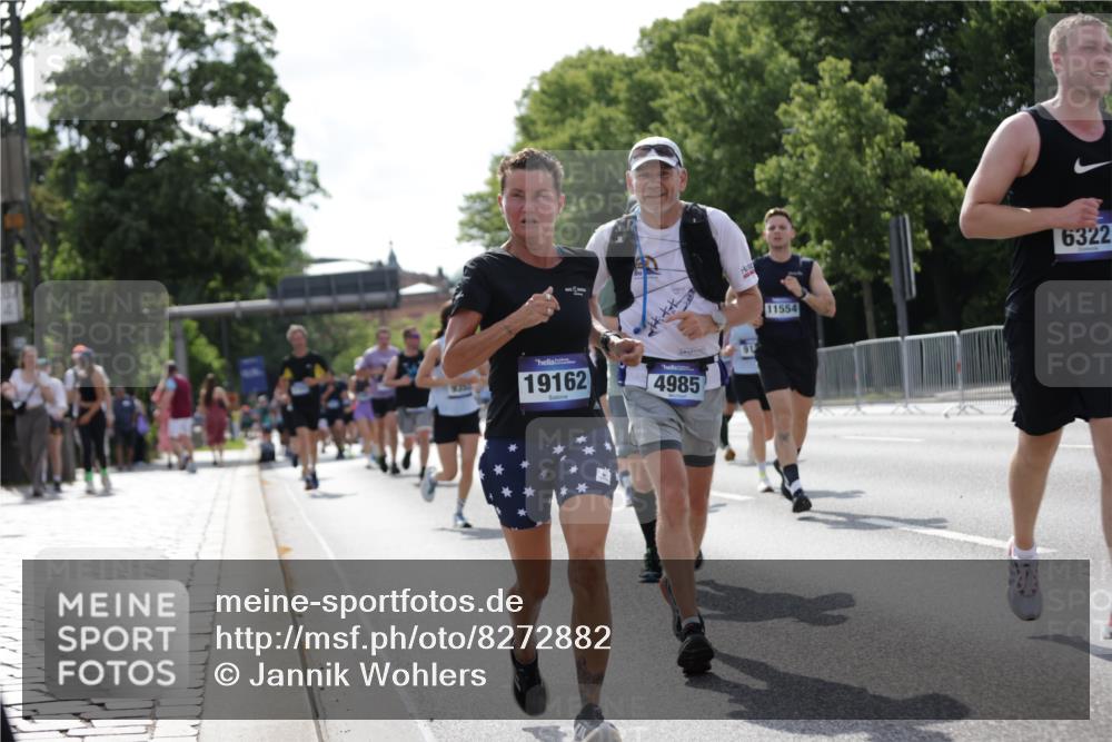 29.06.2025 - hella hamburg halbmarathon Jannik Wohlers http://msf.ph/oto/8272882 29.06.2025 10:01:47 Lombardsbrücke 1364, 1432, 1453, 2142, 2322, 2323, 3169, 4985, 5763, 6166, 6295, 6322, 7031, 7189, 7223, 7243, 9020, 9021, 9156, 9353, 9741, 9928, 10177, 11554, 11871, 11938, 12315, 12316, 12491, 12837, 14574, 14660, 14677, 15008, 15901, 16420, 16614, 16634, 16723, 16770, 18130, 18240, 19162, 19240 meine-sportfotos.de