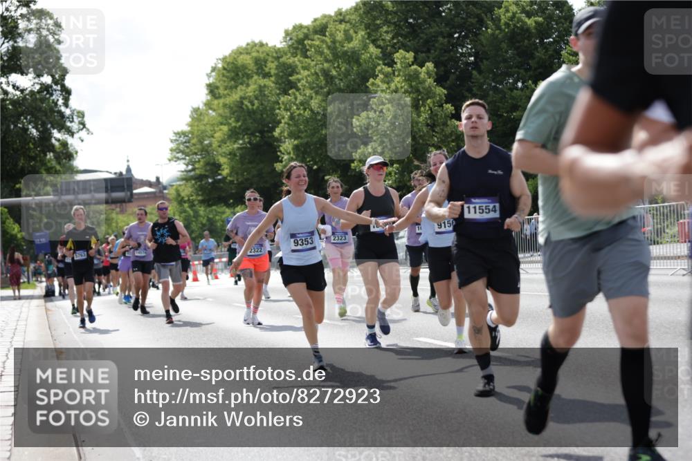29.06.2025 - hella hamburg halbmarathon Jannik Wohlers http://msf.ph/oto/8272923 29.06.2025 10:01:48 Lombardsbrücke 1364, 1432, 1453, 2142, 2322, 2323, 3169, 4985, 5763, 6166, 6295, 6322, 7031, 7189, 7223, 7243, 9020, 9021, 9156, 9353, 9741, 9928, 10866, 11554, 11871, 11938, 12315, 12316, 12491, 12837, 14574, 14660, 14677, 15008, 15901, 16420, 16614, 16634, 16723, 16770, 18130, 18240, 19162, 19240 meine-sportfotos.de