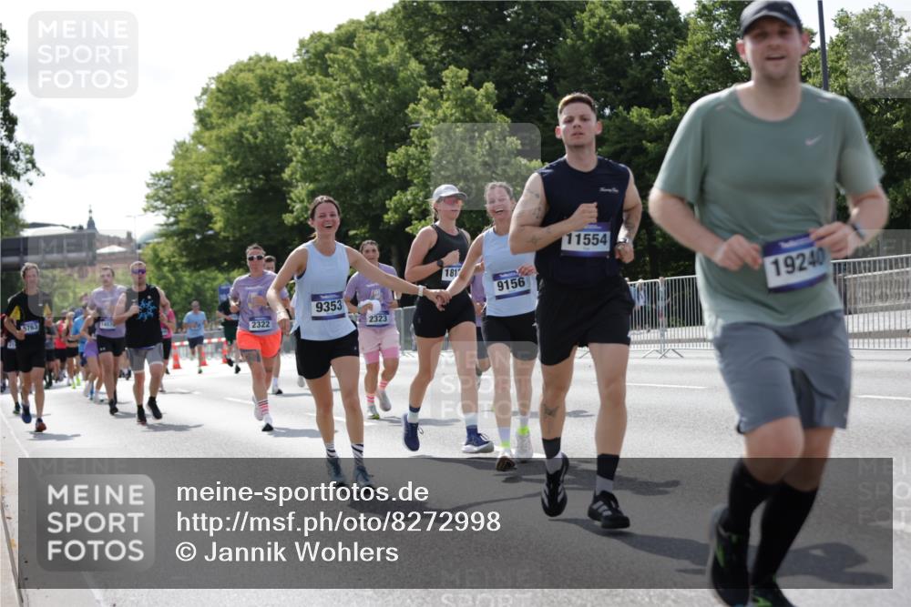 29.06.2025 - hella hamburg halbmarathon Jannik Wohlers http://msf.ph/oto/8272998 29.06.2025 10:01:48 Lombardsbrücke 1364, 1432, 1453, 2142, 2322, 2323, 3169, 4985, 5763, 6166, 6295, 6322, 7031, 7189, 7223, 7243, 9020, 9021, 9156, 9353, 9741, 9928, 10866, 11554, 11871, 11938, 12315, 12316, 12491, 12837, 14574, 14660, 14677, 15008, 15901, 16420, 16614, 16634, 16723, 16770, 18130, 18240, 19162, 19240 meine-sportfotos.de