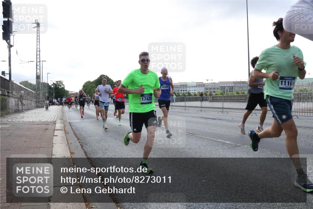 29.06.2025 - hella hamburg halbmarathon Lena Gebhardt http://msf.ph/oto/8273011 29.06.2025 09:45:03 Lombardsbrücke 18871, 18737, 17428, 10486, 1414, 11169, 1065, 1758, 1827, 2021, 2746, 3201, 3845, 4678, 5269, 5367, 6619, 6781, 7349, 8473, 8731, 9381, 10156, 10486, 10848, 11169, 12049, 12287, 12337, 12369, 12595, 12900, 13838, 13956, 14140, 14164, 14289, 15268, 15576, 15583, 15672, 15880, 15883, 16157, 16377, 16508, 16713, 16736, 16818, 17354, 17428, 18567, 18699 meine-sportfotos.de
