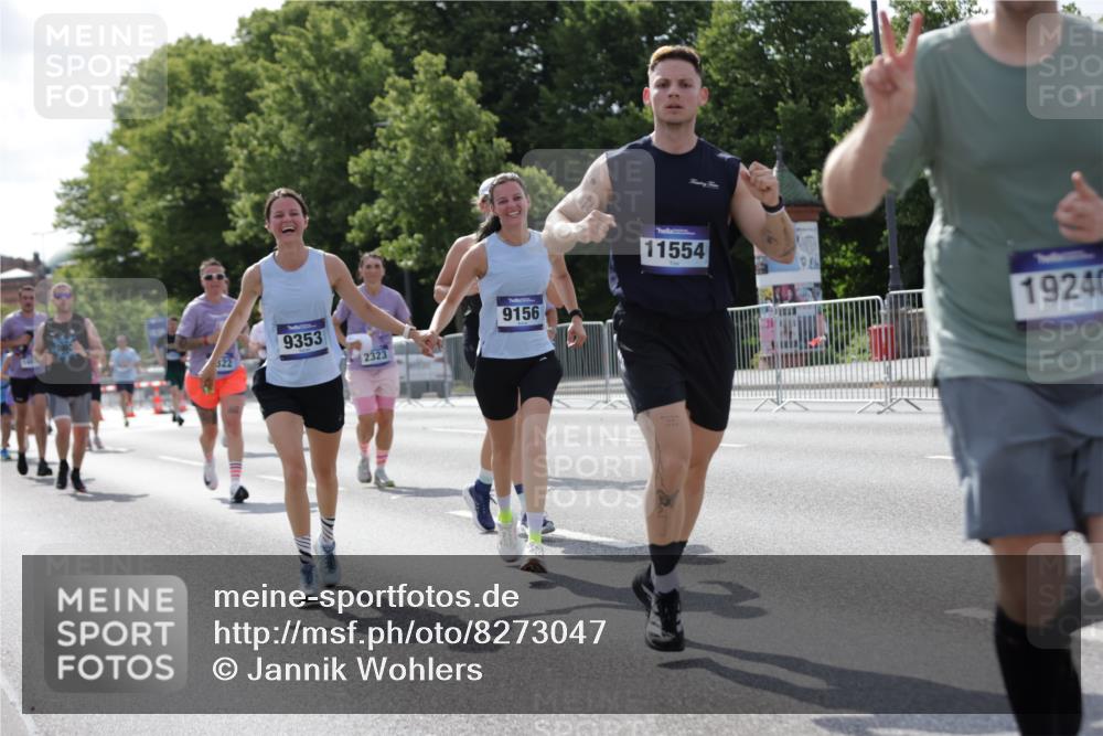 29.06.2025 - hella hamburg halbmarathon Jannik Wohlers http://msf.ph/oto/8273047 29.06.2025 10:01:49 Lombardsbrücke 1432, 1453, 2142, 2322, 2323, 3169, 4985, 5763, 6166, 6295, 6322, 7031, 7223, 7243, 9020, 9021, 9156, 9353, 9741, 9928, 10866, 11554, 11871, 11938, 12315, 12316, 12491, 12837, 14574, 14660, 14677, 14838, 15008, 15901, 16420, 16614, 16634, 16723, 18130, 18240, 19162, 19240 meine-sportfotos.de