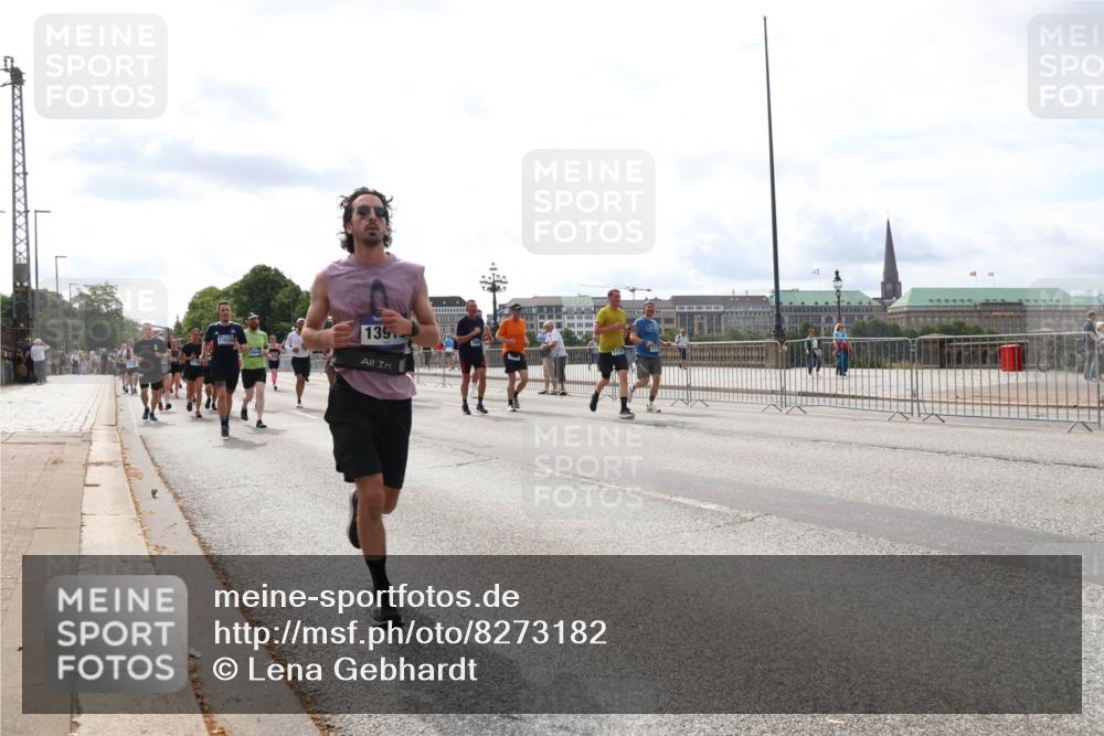 29.06.2025 - hella hamburg halbmarathon Lena Gebhardt http://msf.ph/oto/8273182 29.06.2025 10:20:04 Lombardsbrücke 11028, 135, 1046, 1069, 1110, 1115, 1154, 1534, 2064, 2357, 2405, 2441, 2918, 3278, 3434, 3678, 3842, 4108, 4110, 4170, 4539, 4562, 4570, 4585, 4614, 4737, 4739, 5251, 5397, 5556, 5659, 5811, 5812, 5831, 5878, 5937, 6444, 6796, 6797, 6872, 6874, 7018, 7101, 7137, 7248, 7249, 7519, 7739, 7744, 7808, 7836, 7917, 8025, 8146, 8387, 8427, 8462, 8738, 9136, 9196, 9735, 9873, 10349, 10414, 10540, 10550, 10594, 10595, 10622, 10701, 10754, 11028, 11036 meine-sportfotos.de
