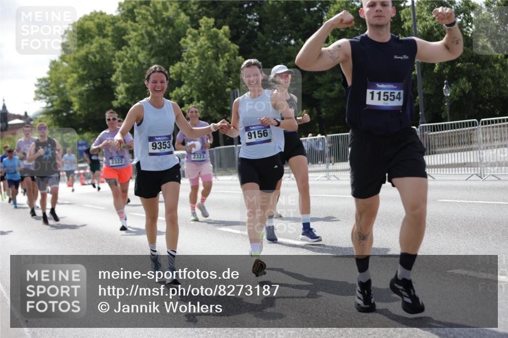 29.06.2025 - hella hamburg halbmarathon Jannik Wohlers http://msf.ph/oto/8273187 29.06.2025 10:01:49 Lombardsbrücke 1432, 1453, 2142, 2322, 2323, 3169, 4985, 5763, 6166, 6295, 6322, 7031, 7223, 7243, 9020, 9021, 9156, 9353, 9741, 9928, 10866, 11554, 11871, 11938, 12315, 12316, 12491, 12837, 14574, 14660, 14677, 14838, 15008, 15901, 16420, 16614, 16634, 16723, 18130, 18240, 19162, 19240 meine-sportfotos.de
