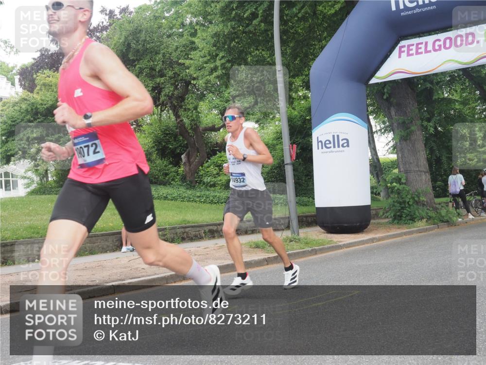 29.06.2025 - hella hamburg halbmarathon KatJ http://msf.ph/oto/8273211 29.06.2025 10:09:00 Zwischen KM18-KM19  meine-sportfotos.de