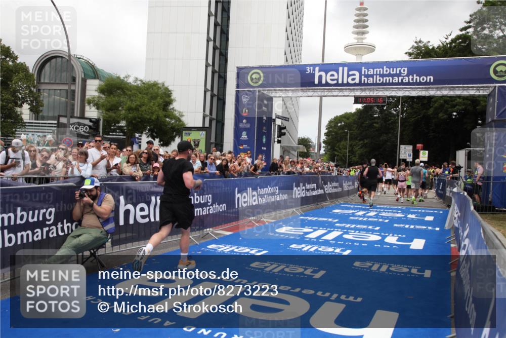 29.06.2025 - hella hamburg halbmarathon Michael Strokosch http://msf.ph/oto/8273223 29.06.2025 11:05:15 Ziel 1733, 1781, 2298, 2463, 3328, 4227, 4499, 6590, 10766, 12473, 12475, 13481, 13841, 15698, 18196 meine-sportfotos.de