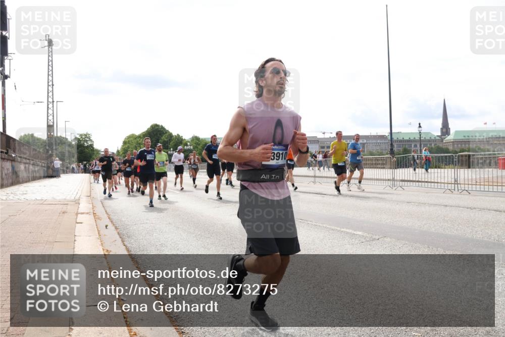 29.06.2025 - hella hamburg halbmarathon Lena Gebhardt http://msf.ph/oto/8273275 29.06.2025 10:20:05 Lombardsbrücke 11028, 3910, 1046, 1069, 1110, 1115, 1154, 1474, 2064, 2357, 2405, 2441, 2918, 3278, 3434, 3678, 3842, 4108, 4110, 4170, 4539, 4562, 4570, 4585, 4614, 4737, 4739, 5251, 5397, 5556, 5659, 5811, 5812, 5831, 5878, 5937, 6796, 6797, 6872, 6874, 7018, 7101, 7137, 7248, 7249, 7519, 7739, 7744, 7808, 7836, 7917, 8025, 8146, 8387, 8427, 8462, 8738, 9136, 9196, 9735, 9873, 10349, 10414, 10550, 10594, 10595, 10622, 10701, 10754, 11028, 11036 meine-sportfotos.de
