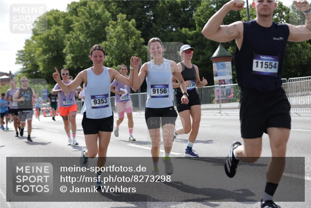 29.06.2025 - hella hamburg halbmarathon Jannik Wohlers http://msf.ph/oto/8273298 29.06.2025 10:01:49 Lombardsbrücke 1432, 1453, 2142, 2322, 2323, 3169, 4985, 5763, 6166, 6295, 6322, 7031, 7223, 7243, 9020, 9021, 9156, 9353, 9741, 9928, 10866, 11554, 11871, 11938, 12315, 12316, 12491, 12837, 14574, 14660, 14677, 14838, 15008, 15901, 16420, 16614, 16634, 16723, 18130, 18240, 19162, 19240 meine-sportfotos.de