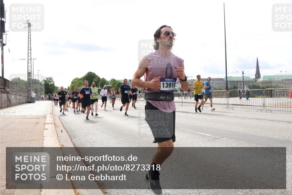 29.06.2025 - hella hamburg halbmarathon Lena Gebhardt http://msf.ph/oto/8273318 29.06.2025 10:20:05 Lombardsbrücke 11028, 13910, 1046, 1069, 1110, 1115, 1154, 1474, 2064, 2357, 2405, 2441, 2918, 3278, 3434, 3678, 3842, 4108, 4110, 4170, 4539, 4562, 4570, 4585, 4614, 4737, 4739, 5251, 5397, 5556, 5659, 5811, 5812, 5831, 5878, 5937, 6796, 6797, 6872, 6874, 7018, 7101, 7137, 7248, 7249, 7519, 7739, 7744, 7808, 7836, 7917, 8025, 8146, 8387, 8427, 8462, 8738, 9136, 9196, 9735, 9873, 10349, 10414, 10550, 10594, 10595, 10622, 10701, 10754, 11028, 11036 meine-sportfotos.de