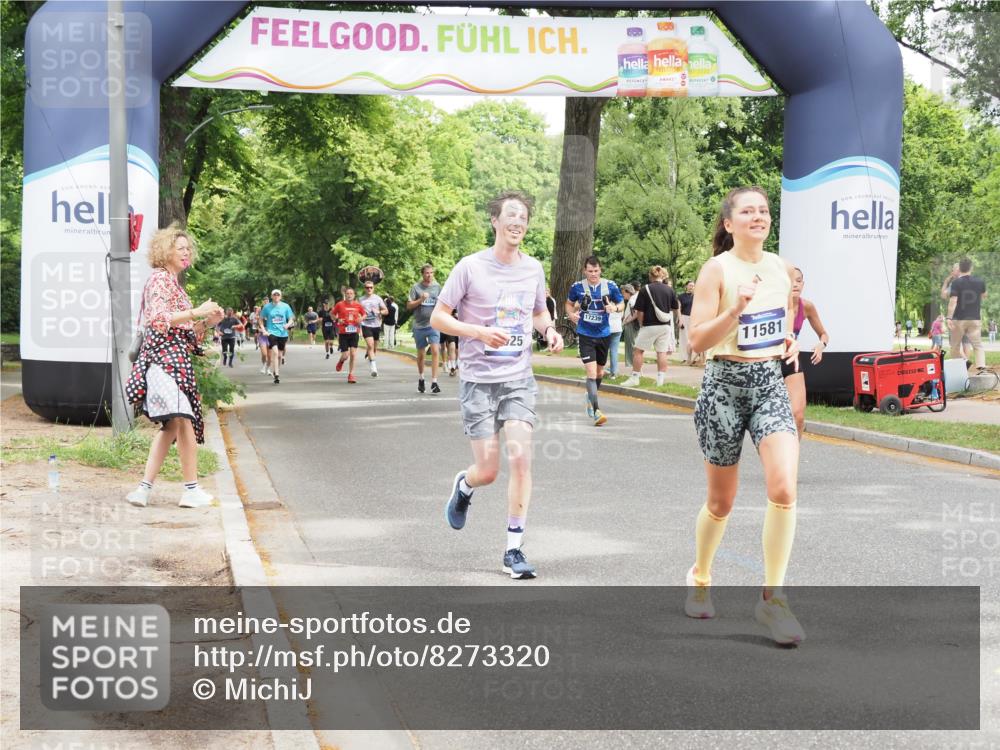 29.06.2025 - hella hamburg halbmarathon MichiJ http://msf.ph/oto/8273320 29.06.2025 10:56:09 Zwischen KM18-KM19 2942, 4649, 9738, 11025, 11581, 15012, 17239, 18616 meine-sportfotos.de