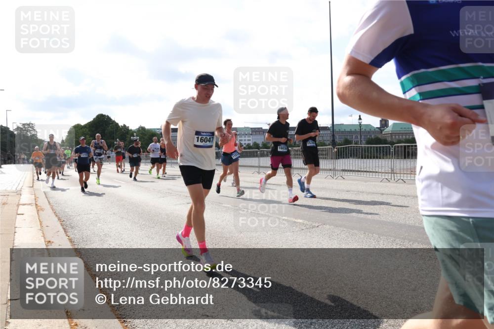 29.06.2025 - hella hamburg halbmarathon Lena Gebhardt http://msf.ph/oto/8273345 29.06.2025 09:57:40 Lombardsbrücke 13750, 16047, 1151, 16039, 1030, 1086, 1094, 1193, 1320, 1321, 1327, 1422, 1442, 1563, 1870, 2119, 2252, 2444, 2448, 2488, 2595, 2814, 2855, 2946, 3048, 3058, 3096, 3103, 3114, 3698, 3999, 4261, 4299, 4379, 4558, 4986, 5013, 5018, 5021, 5024, 5032, 5305, 5633, 5775, 5820, 5907, 6125, 6355, 6356, 6374, 6569, 6585, 6628, 6720, 6762, 6776, 6795, 6942, 7134, 7221, 7397, 7478, 7594, 7646, 7742, 7930, 7932, 7952, 7973, 7976, 9316, 10191 meine-sportfotos.de