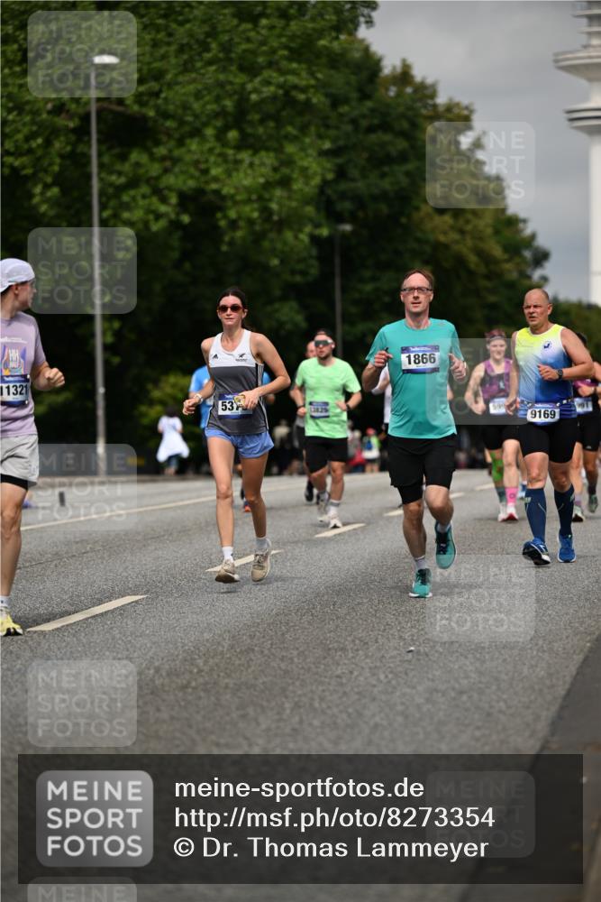 29.06.2025 - hella hamburg halbmarathon Dr. Thomas Lammeyer http://msf.ph/oto/8273354 29.06.2025 10:15:21 Kennedybrücke 1166, 1531, 1866, 1992, 4227, 5254, 5379, 5990, 5991, 7571, 8807, 8810, 9169, 9191, 10372, 10428, 11321 meine-sportfotos.de