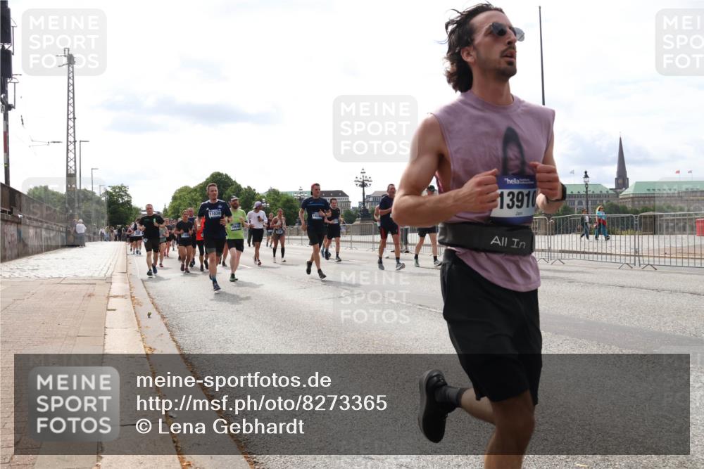 29.06.2025 - hella hamburg halbmarathon Lena Gebhardt http://msf.ph/oto/8273365 29.06.2025 10:20:05 Lombardsbrücke 11028, 13910, 1046, 1069, 1110, 1115, 1154, 1474, 2064, 2357, 2405, 2441, 2918, 3278, 3434, 3678, 3842, 4108, 4110, 4170, 4539, 4562, 4570, 4585, 4614, 4737, 4739, 5251, 5397, 5556, 5659, 5811, 5812, 5831, 5878, 5937, 6796, 6797, 6872, 6874, 7018, 7101, 7137, 7248, 7249, 7519, 7739, 7744, 7808, 7836, 7917, 8025, 8146, 8387, 8427, 8462, 8738, 9136, 9196, 9735, 9873, 10349, 10414, 10550, 10594, 10595, 10622, 10701, 10754, 11028, 11036 meine-sportfotos.de