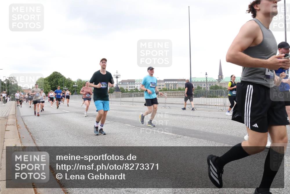 29.06.2025 - hella hamburg halbmarathon Lena Gebhardt http://msf.ph/oto/8273371 29.06.2025 10:54:27 Lombardsbrücke 1822, 670, 1135, 53, 1198, 1263, 1762, 1779, 1822, 1949, 2084, 2244, 2532, 2586, 2600, 2761, 2854, 3079, 3187, 3188, 3249, 3364, 3465, 3467, 3761, 3795, 3857, 4323, 4685, 4720, 4838, 4971, 5157, 5185, 5216, 5309, 5514, 5804, 5817, 5898, 5933, 5993, 6023, 6279, 6468, 6583, 6982, 6987, 6988, 7498, 7670, 7874, 7946, 7986, 8801, 8803, 8867, 9130, 9138, 9203, 9521, 10207, 10331, 10471, 11033, 11287, 11354, 11567, 11569, 11785, 12268, 12270, 12930, 13272 meine-sportfotos.de