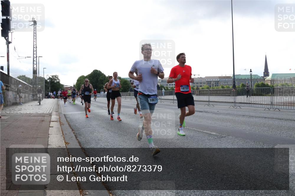 29.06.2025 - hella hamburg halbmarathon Lena Gebhardt http://msf.ph/oto/8273379 29.06.2025 09:45:05 Lombardsbrücke 67, 818, 18871, 18737, 1065, 1758, 1827, 2021, 2746, 3201, 3845, 4050, 4678, 5070, 5269, 5367, 6619, 6781, 7272, 7349, 8473, 8731, 9137, 9381, 10156, 10171, 10486, 10848, 11169, 12049, 12287, 12337, 12369, 12595, 12900, 13838, 13956, 14140, 14164, 14289, 15268, 15583, 15672, 15880, 15883, 16157, 16377, 16508, 16713, 16736, 16818, 17354, 17428, 18567 meine-sportfotos.de