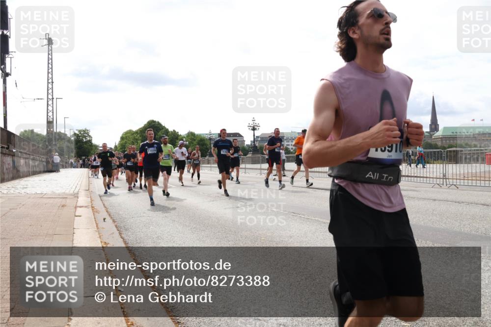29.06.2025 - hella hamburg halbmarathon Lena Gebhardt http://msf.ph/oto/8273388 29.06.2025 10:20:05 Lombardsbrücke 11028, 1836, 1046, 1069, 1110, 1115, 1154, 1474, 2064, 2357, 2405, 2441, 2918, 3278, 3434, 3678, 3842, 4108, 4110, 4170, 4539, 4562, 4570, 4585, 4614, 4737, 4739, 5251, 5397, 5556, 5659, 5811, 5812, 5831, 5878, 5937, 6796, 6797, 6872, 6874, 7018, 7101, 7137, 7248, 7249, 7519, 7739, 7744, 7808, 7836, 7917, 8025, 8146, 8387, 8427, 8462, 8738, 9136, 9196, 9735, 9873, 10349, 10414, 10550, 10594, 10595, 10622, 10701, 10754, 11028, 11036 meine-sportfotos.de