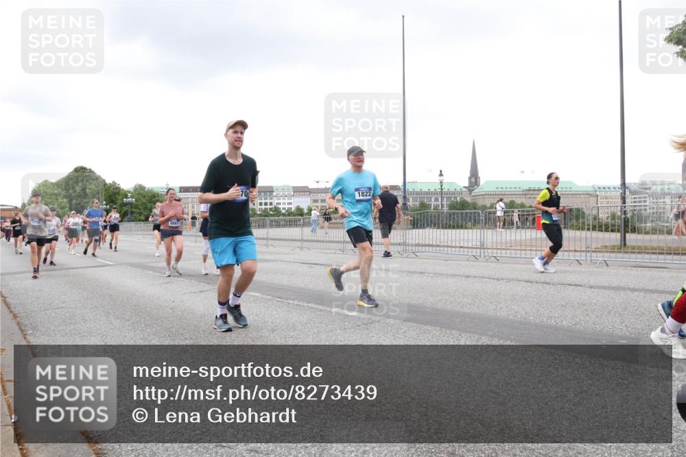 29.06.2025 - hella hamburg halbmarathon Lena Gebhardt http://msf.ph/oto/8273439 29.06.2025 10:54:27 Lombardsbrücke 4720, 70, 1822, 1198, 1263, 1762, 1779, 1822, 1949, 2084, 2244, 2532, 2586, 2600, 2761, 2854, 3079, 3187, 3188, 3249, 3364, 3465, 3467, 3761, 3795, 3857, 4323, 4685, 4720, 4838, 4971, 5157, 5185, 5216, 5309, 5514, 5804, 5817, 5898, 5933, 5993, 6023, 6279, 6468, 6583, 6982, 6987, 6988, 7498, 7670, 7874, 7946, 7986, 8801, 8803, 8867, 9130, 9138, 9203, 9521, 10207, 10331, 10471, 11033, 11287, 11354, 11567, 11569, 11785, 12268, 12270, 12930, 13272 meine-sportfotos.de