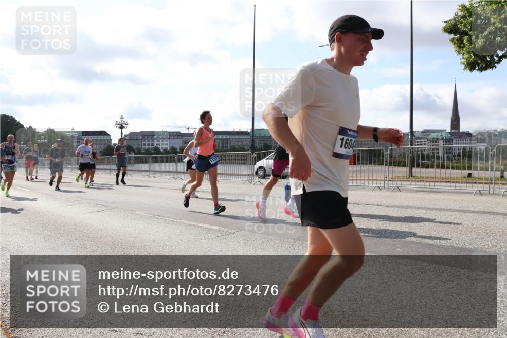 29.06.2025 - hella hamburg halbmarathon Lena Gebhardt http://msf.ph/oto/8273476 29.06.2025 09:57:41 Lombardsbrücke 11512, 1604, 1030, 1086, 1094, 1193, 1320, 1321, 1422, 1442, 1563, 1870, 2119, 2252, 2397, 2444, 2448, 2488, 2595, 2612, 2814, 2855, 2946, 3048, 3058, 3096, 3103, 3114, 3251, 3698, 3999, 4261, 4299, 4379, 4558, 4986, 5013, 5018, 5021, 5024, 5032, 5305, 5633, 5775, 5820, 5907, 6125, 6355, 6356, 6374, 6569, 6585, 6628, 6720, 6762, 6776, 6795, 6942, 7134, 7221, 7397, 7478, 7594, 7646, 7742, 7930, 7932, 7952, 7973, 7976, 9316, 10191 meine-sportfotos.de