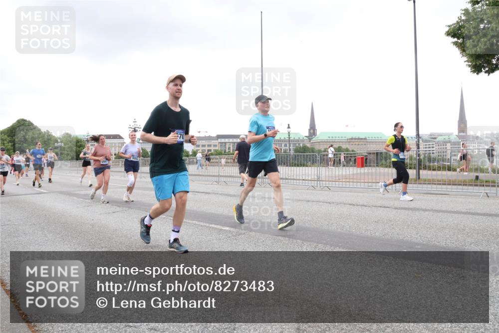 29.06.2025 - hella hamburg halbmarathon Lena Gebhardt http://msf.ph/oto/8273483 29.06.2025 10:54:28 Lombardsbrücke 1198, 1263, 1762, 1779, 1822, 1949, 2084, 2244, 2532, 2586, 2600, 2761, 3187, 3188, 3249, 3364, 3465, 3467, 3761, 3795, 3857, 4323, 4685, 4720, 4838, 4971, 5157, 5185, 5216, 5309, 5514, 5804, 5817, 5898, 5933, 5993, 6023, 6279, 6468, 6583, 6982, 6987, 6988, 7498, 7670, 7874, 7946, 7986, 8012, 8801, 8803, 8867, 9130, 9138, 9203, 9521, 10207, 10331, 10471, 11033, 11287, 11354, 11567, 11569, 11785, 12268, 12270, 12930, 13272 meine-sportfotos.de