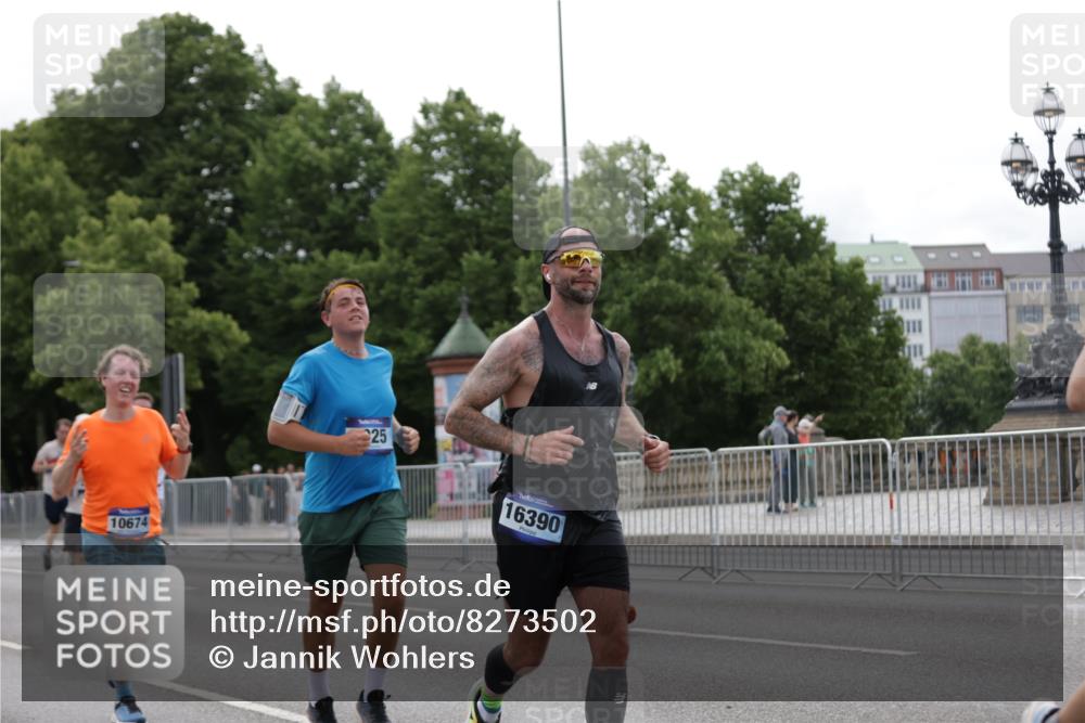 29.06.2025 - hella hamburg halbmarathon Jannik Wohlers http://msf.ph/oto/8273502 29.06.2025 10:34:12 Lombardsbrücke 1025, 2023, 2412, 3130, 3420, 4540, 5453, 6034, 6171, 6329, 6571, 6843, 7386, 7644, 7733, 8705, 9122, 9164, 9379, 9448, 9514, 10335, 10674, 11245, 11872, 12164, 13311, 13416, 13957, 15310, 15477, 16238, 16311, 16390, 16682, 16919, 17230, 17412, 18158, 18892, 18941 meine-sportfotos.de